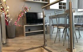 Teorema Holiday House